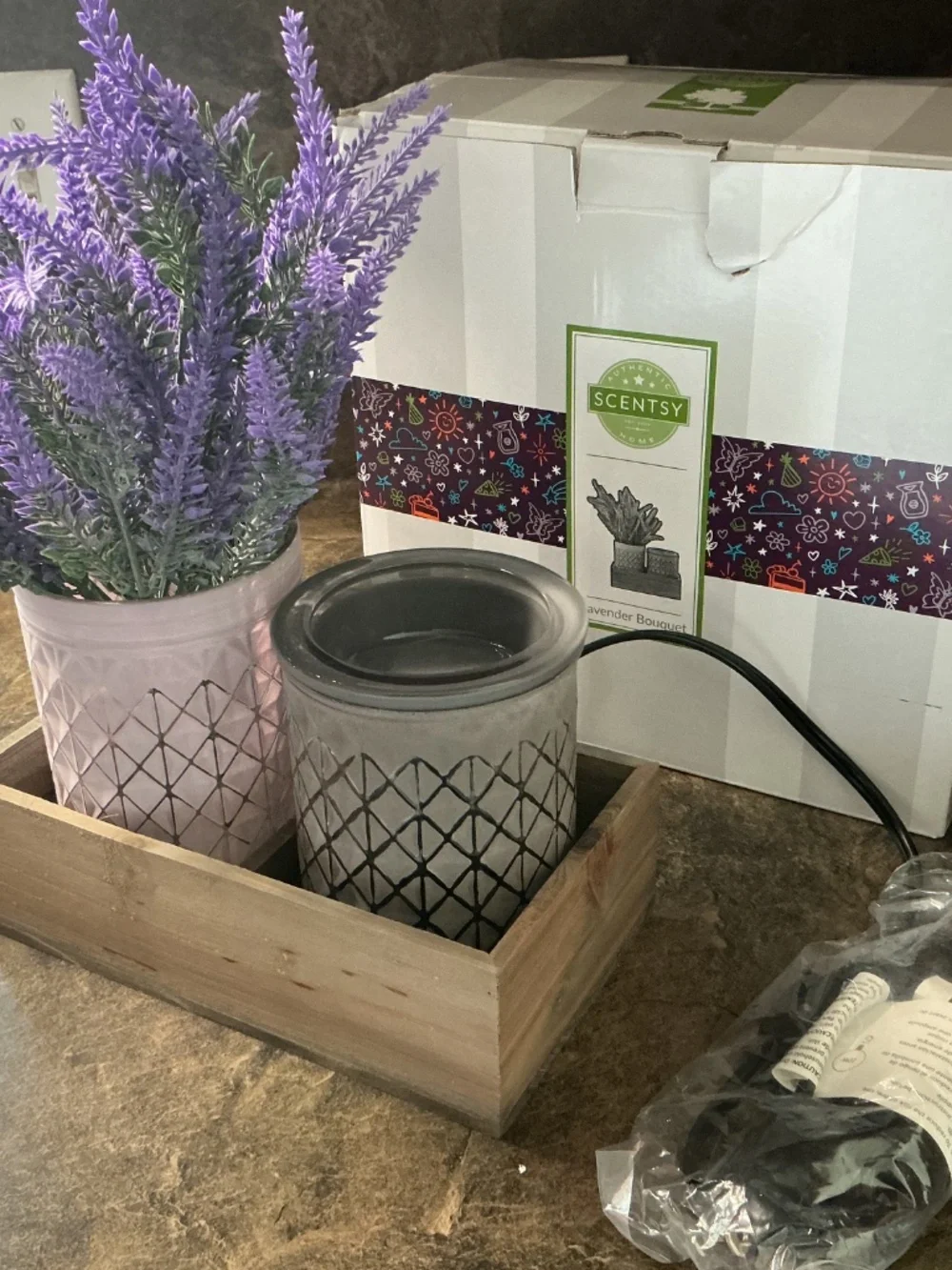 Scentsy Lavender Bouquet Warmer - New